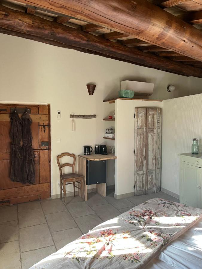 Mas Lou Parpaioun Bed & Breakfast Crestet ภายนอก รูปภาพ