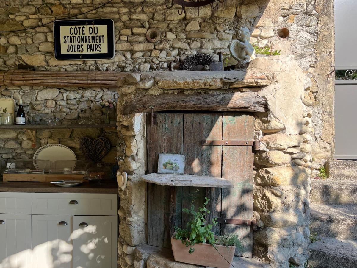 Mas Lou Parpaioun Bed & Breakfast Crestet ภายนอก รูปภาพ
