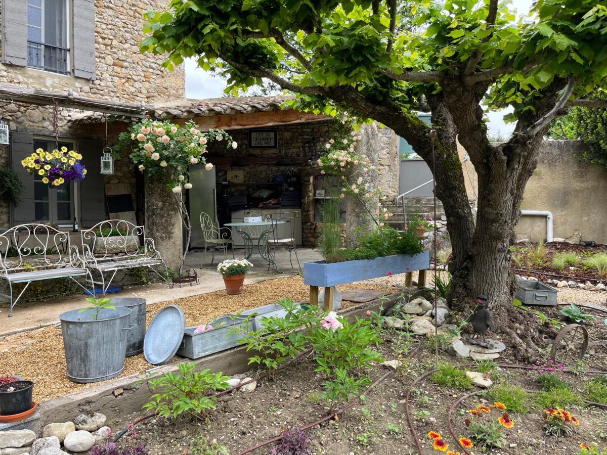 Mas Lou Parpaioun Bed & Breakfast Crestet ภายนอก รูปภาพ