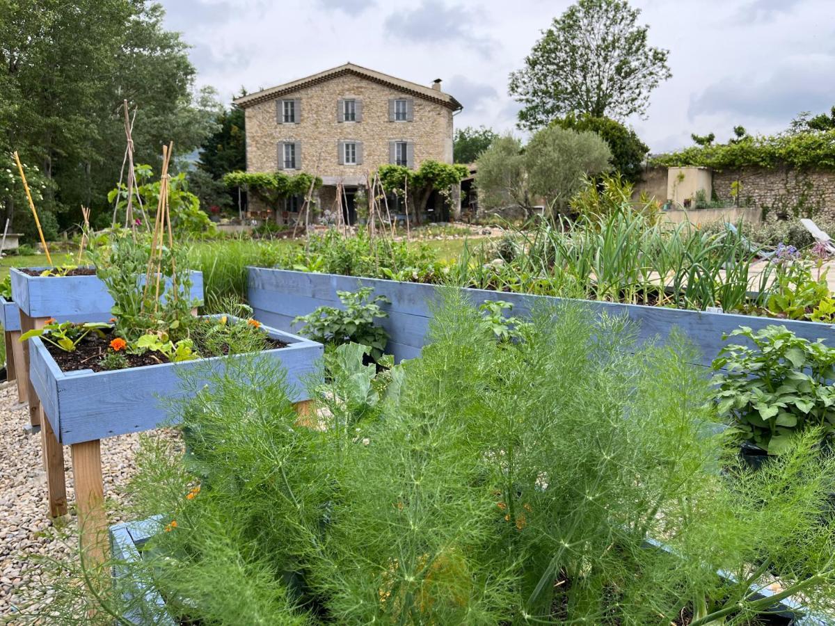 Mas Lou Parpaioun Bed & Breakfast Crestet ภายนอก รูปภาพ